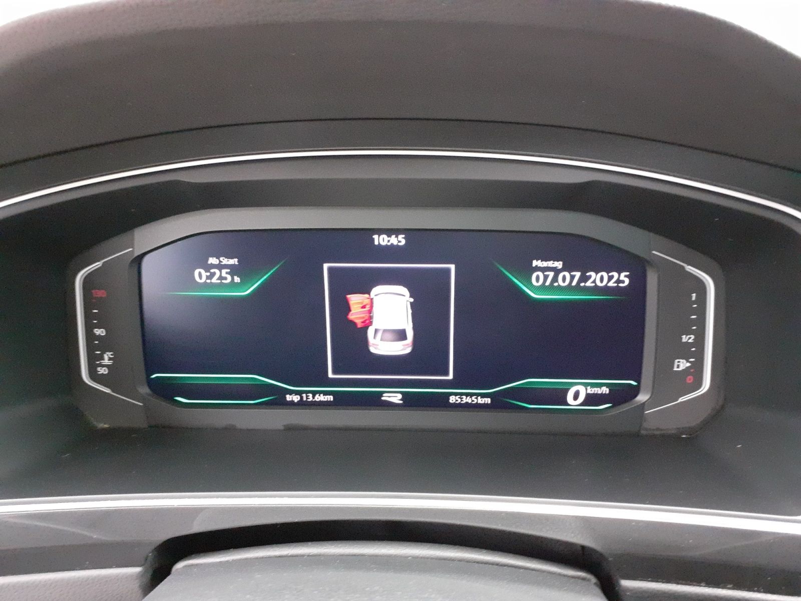 Volkswagen Tiguan R-Line 2.0 l TDI 4MOTION - Samsaru's Car Outlet