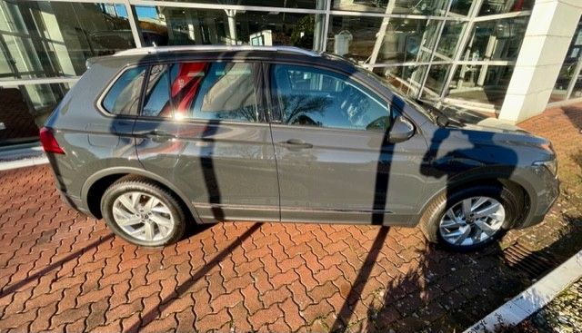 Volkswagen Tiguan 1.5 l TSI Active - Samsaru's Car Outlet