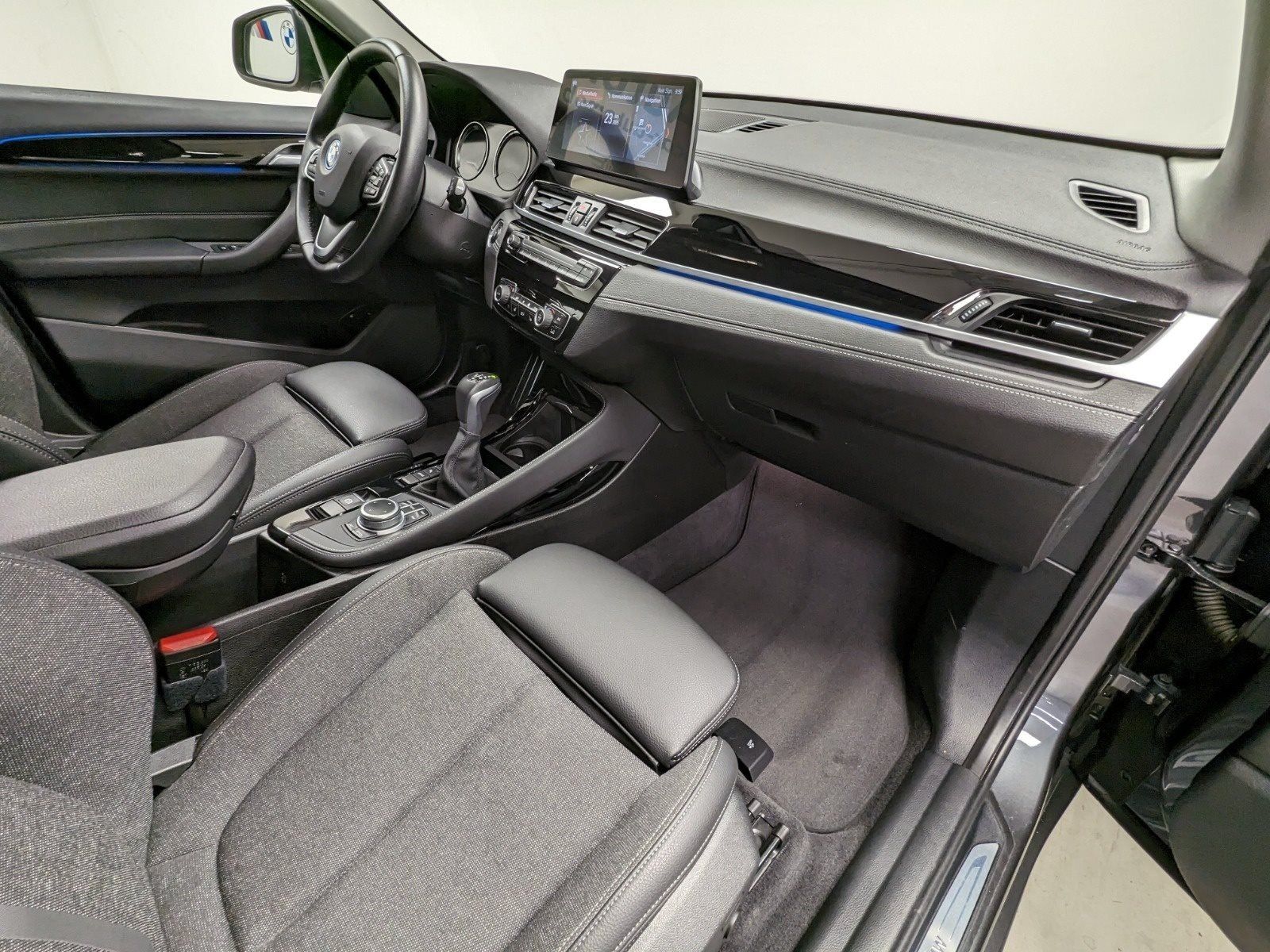 BMW X1 xDrive25e Sport Line - Samsaru's Car Outlet
