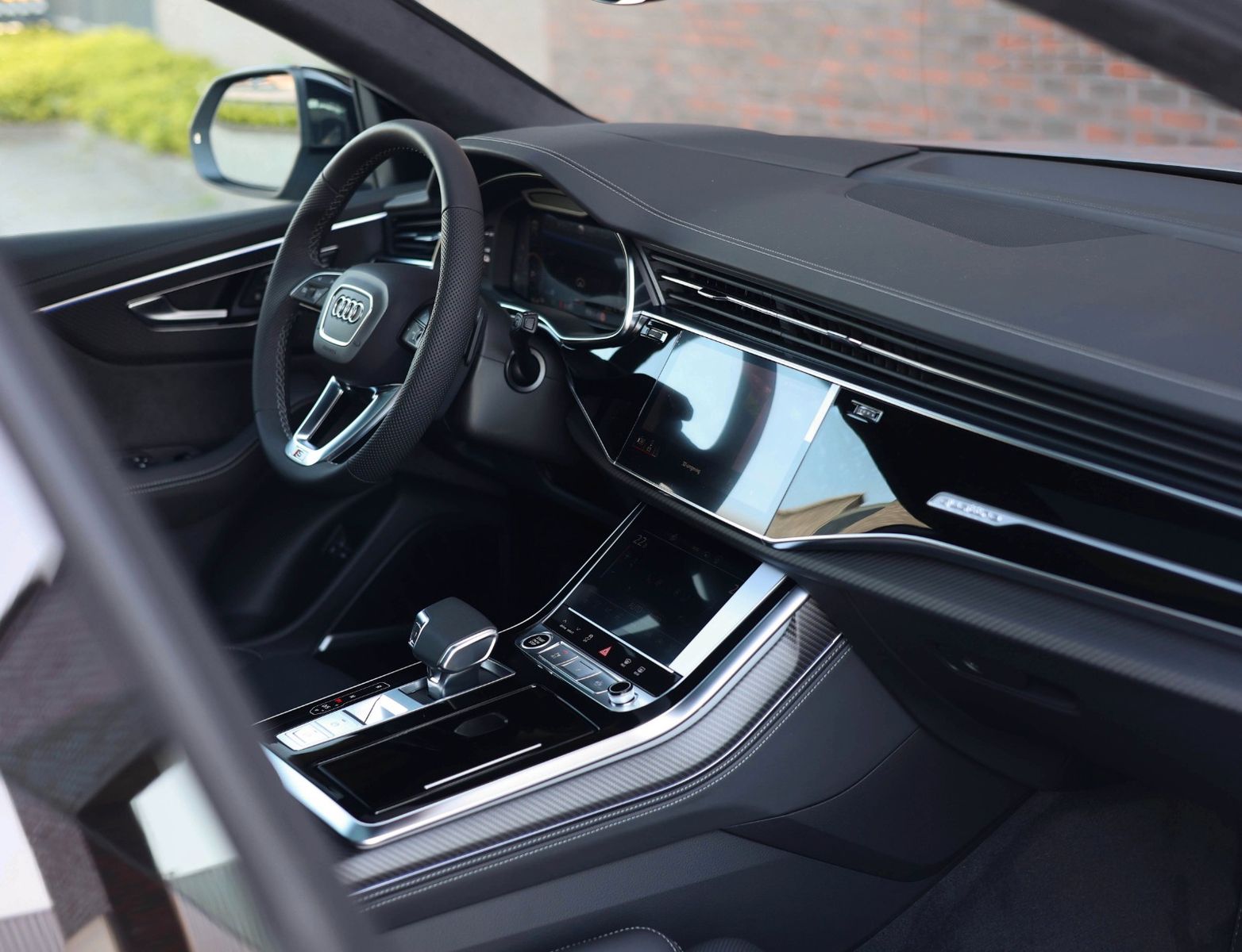 Audi Q8 60 TFSIe Quattro - Samsaru's Car Outlet