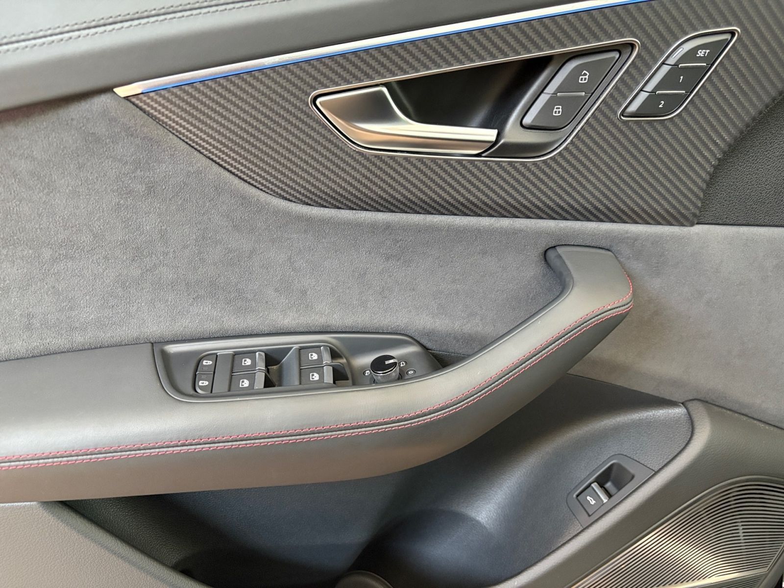 Audi RSQ8 4.0 TFSI quattro MATRIX LED+PANO+360°+AHK+