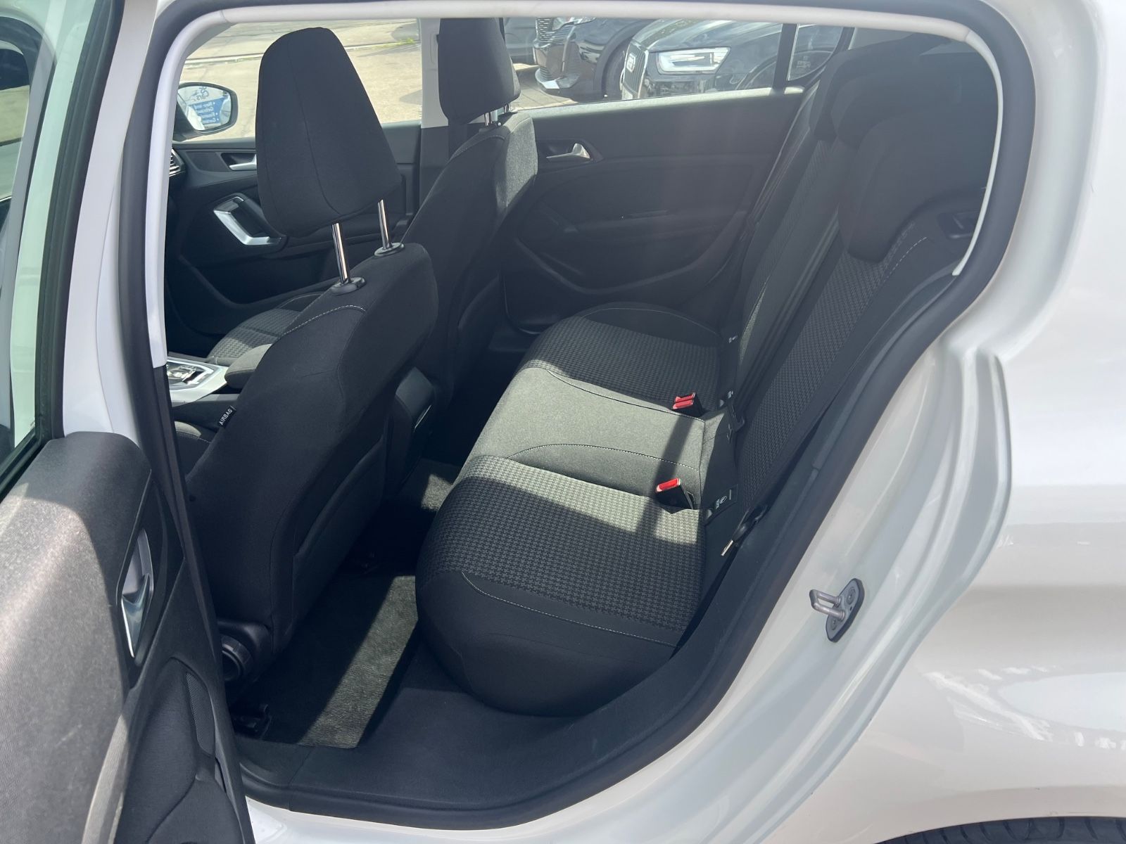Peugeot 308 Active Pack - Samsaru's Car Outlet