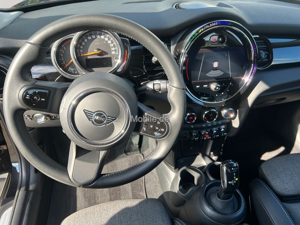 MINI Cooper Classic - Samsaru's Car Outlet