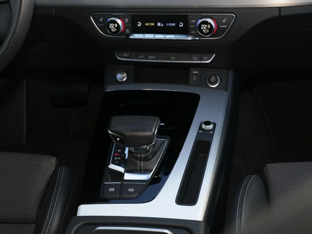 Audi Q5 55 TFSI e quattro S line