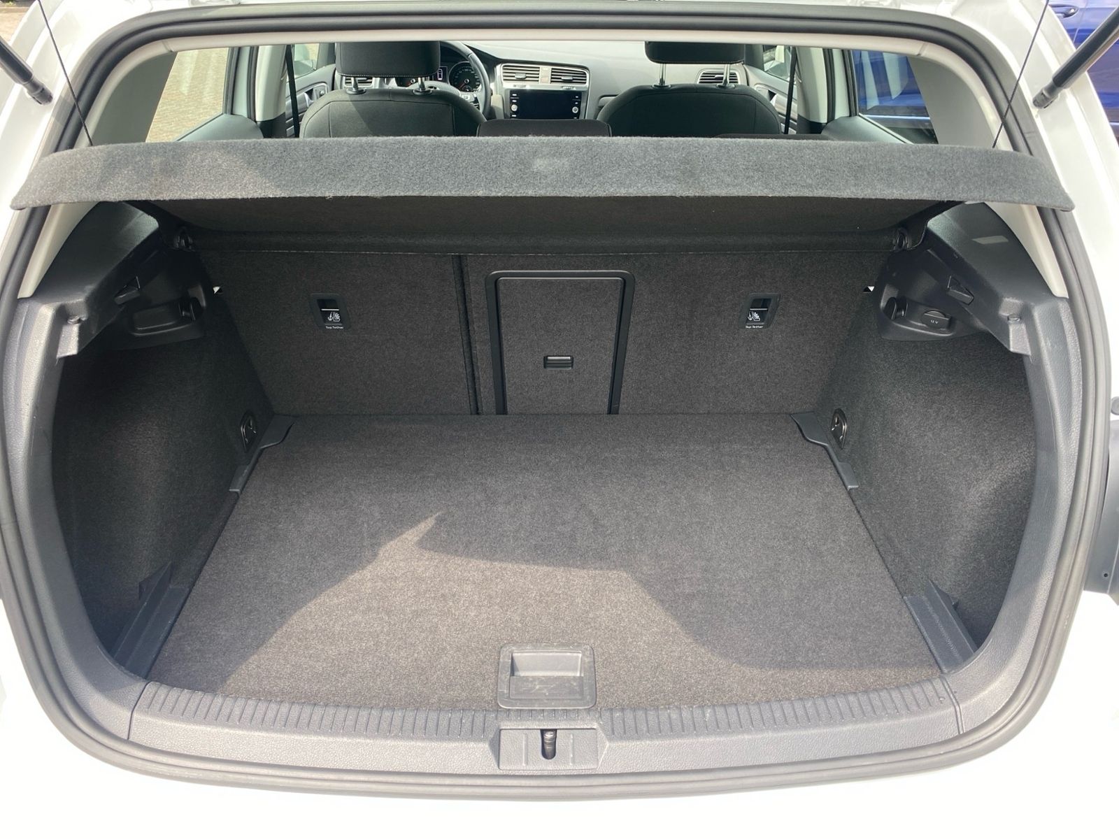 Volkswagen Golf VII 1.5 TSI DSG COMFORT - Samsaru's Car Outlet