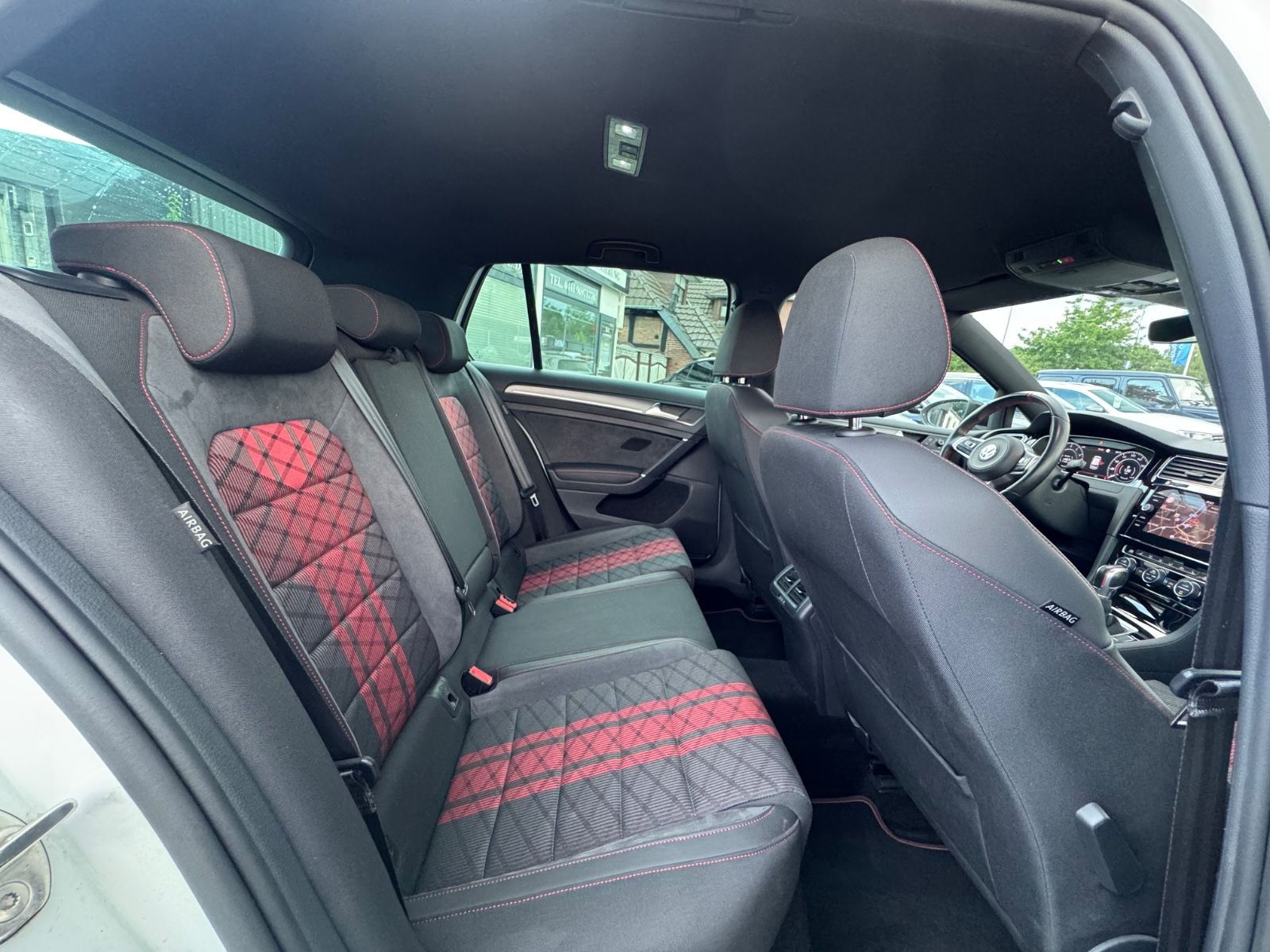 Volkswagen Golf VII GTI TCR - Samsaru's Car Outlet