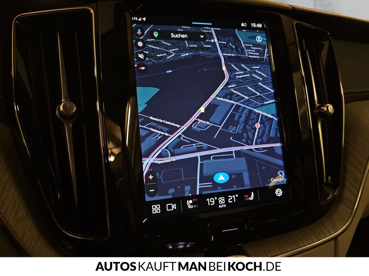 Volvo XC60 T6 AWD Plug-in Hybrid Ultra Dark - Samsaru's Car Outlet