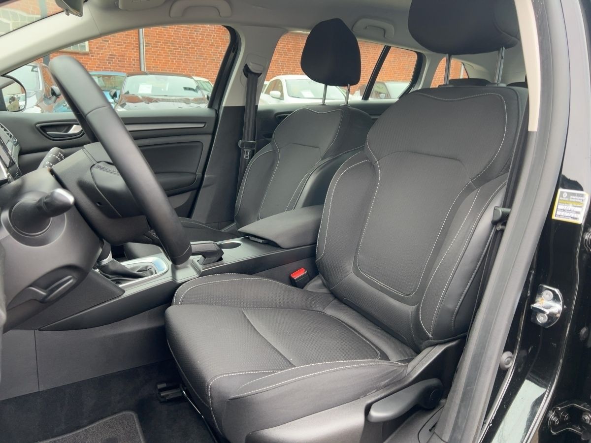 Renault Megane IV Grandtour 1.5 Blue dCi Business - Samsaru's Car Outlet