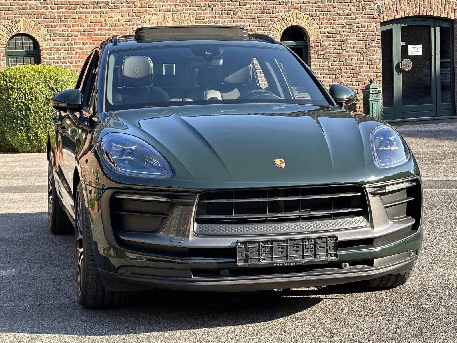 Porsche Macan T - Samsaru's Car Outlet