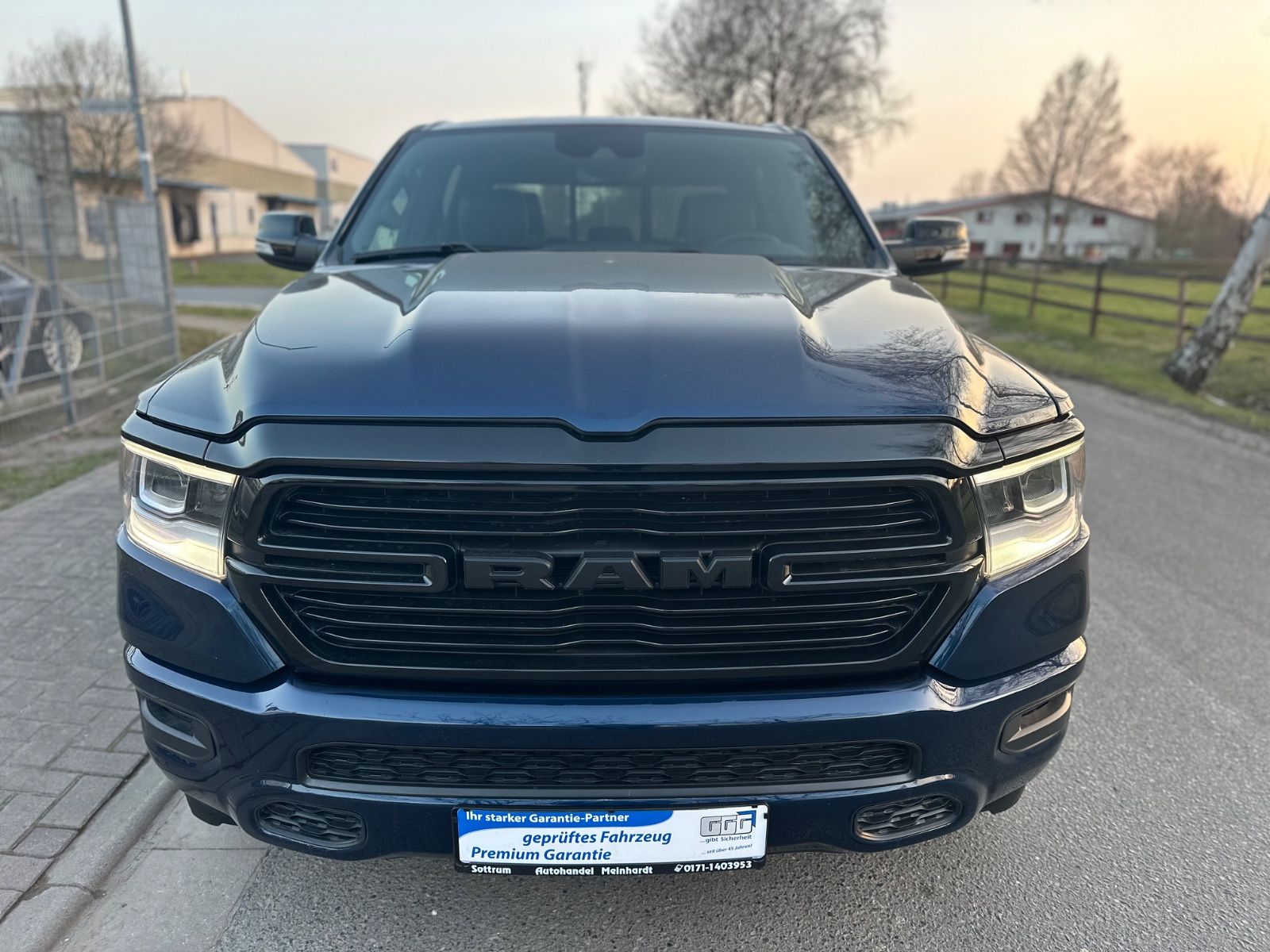Dodge RAM 1500 LARAMIE CREW CAB 4X4 5.7L LPG