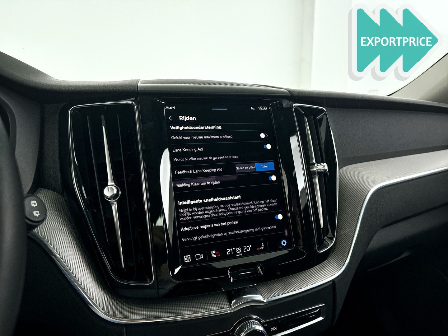 Volvo XC60 T6 Plug-in hybrid AWD Plus Dark | panorama