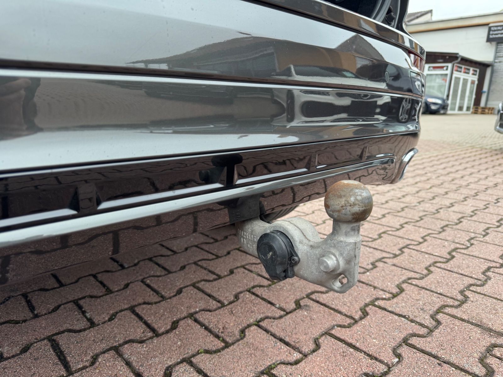 Volvo XC60 R Design AWD - Samsaru's Car Outlet