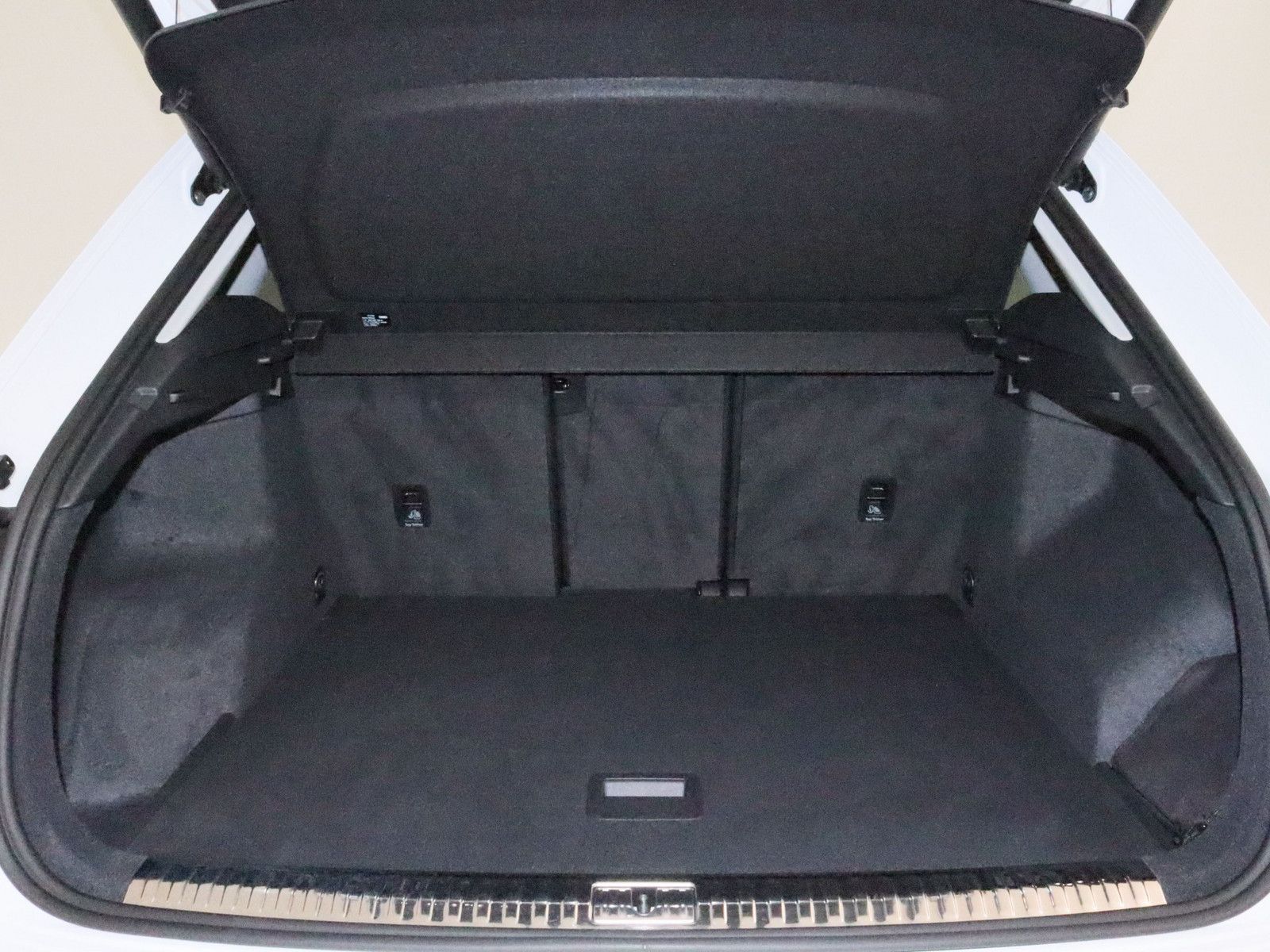 Audi Q3 40 TDI quattro S line - Samsaru's Car Outlet