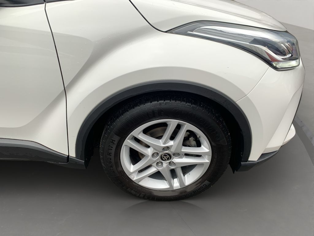 Toyota C-HR Hybrid Flow - Samsaru's Car Outlet