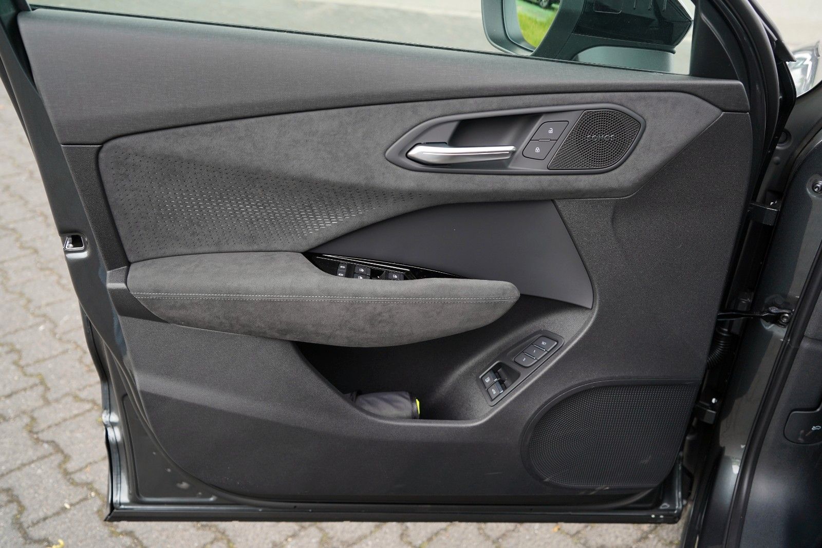 Audi Q3 SUV e-hybrid AHK S-LINE PANO TECH PRO MATRIX