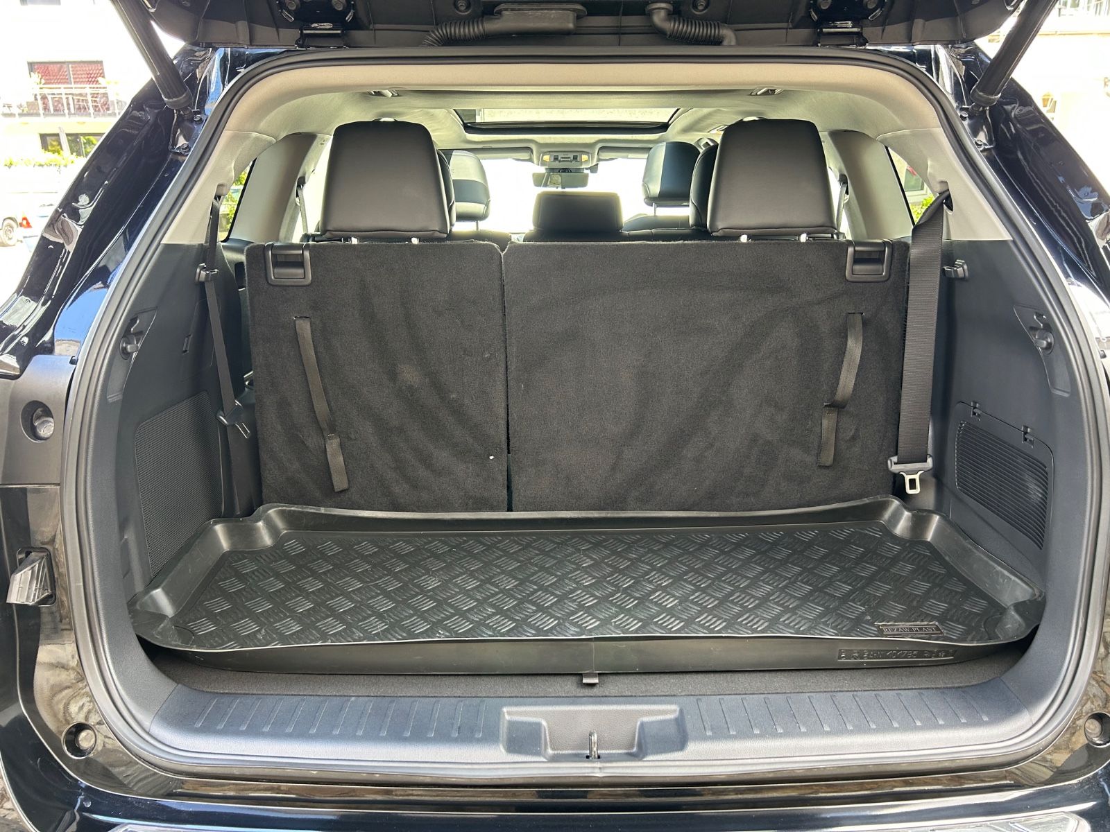 Toyota Highlander Hybrid Luxury AWD ( 7 Sitzplätze )