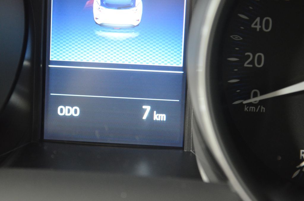 Toyota C-HR 1.8 Hybrid Flow+ - Samsaru's Car Outlet