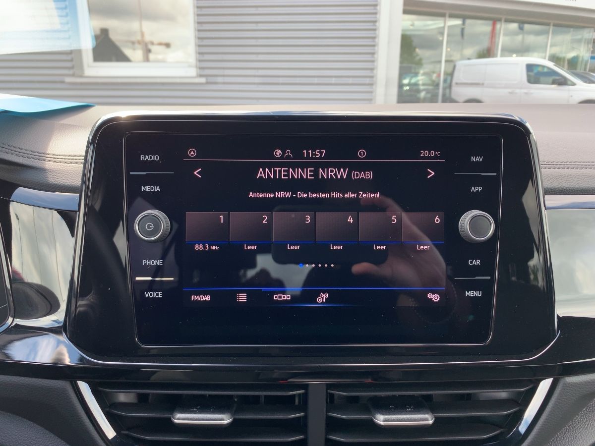 Volkswagen T-Roc Style 2.0 TDI BLACK - Samsaru's Car Outlet