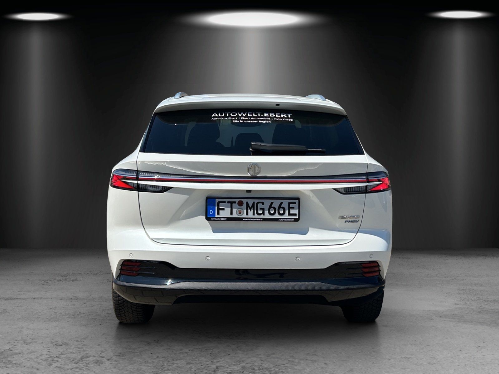 MG HS Luxury PHEV AT