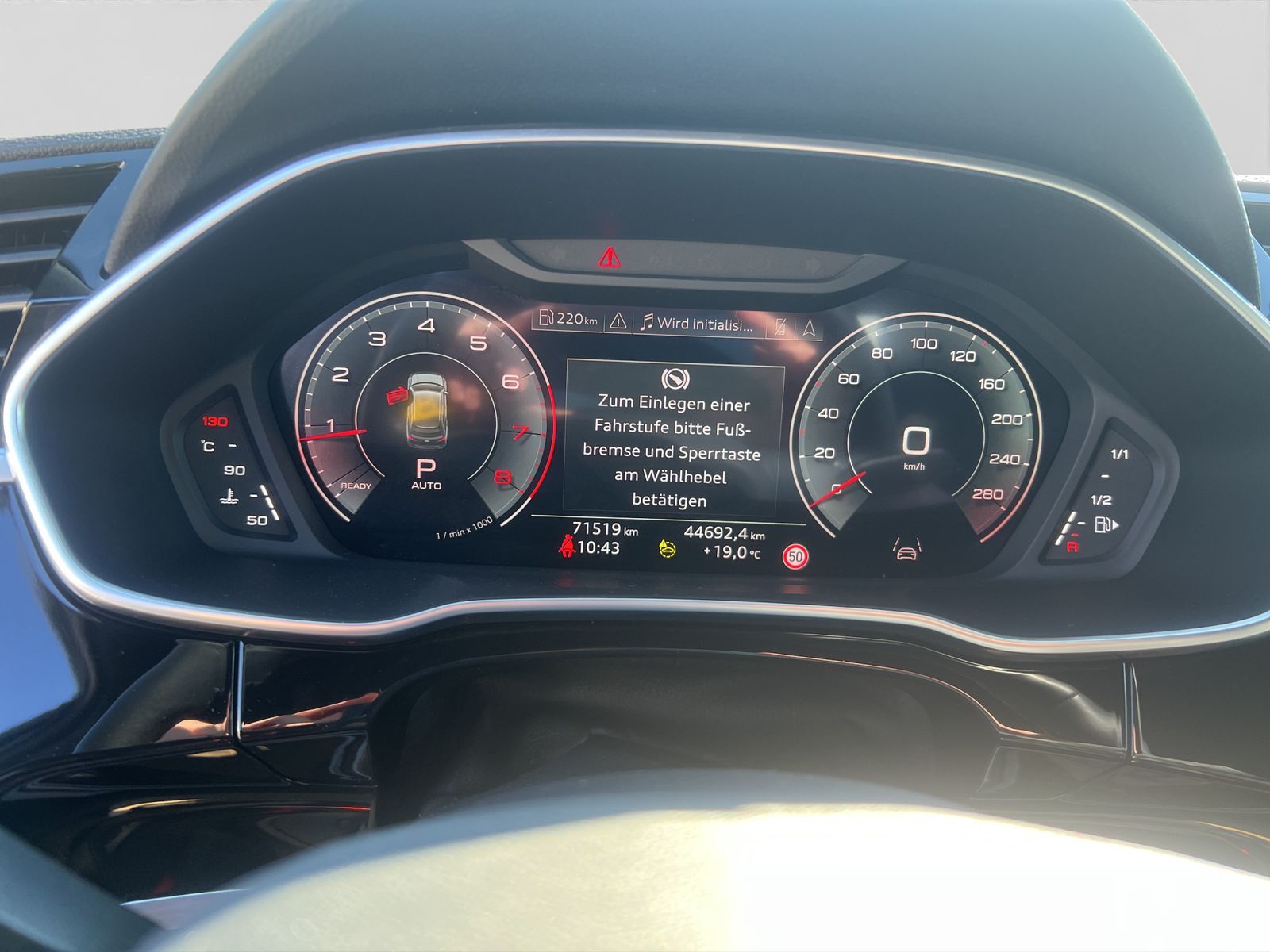 Audi Q3 40 2.0 TFSI quattro - Samsaru's Car Outlet