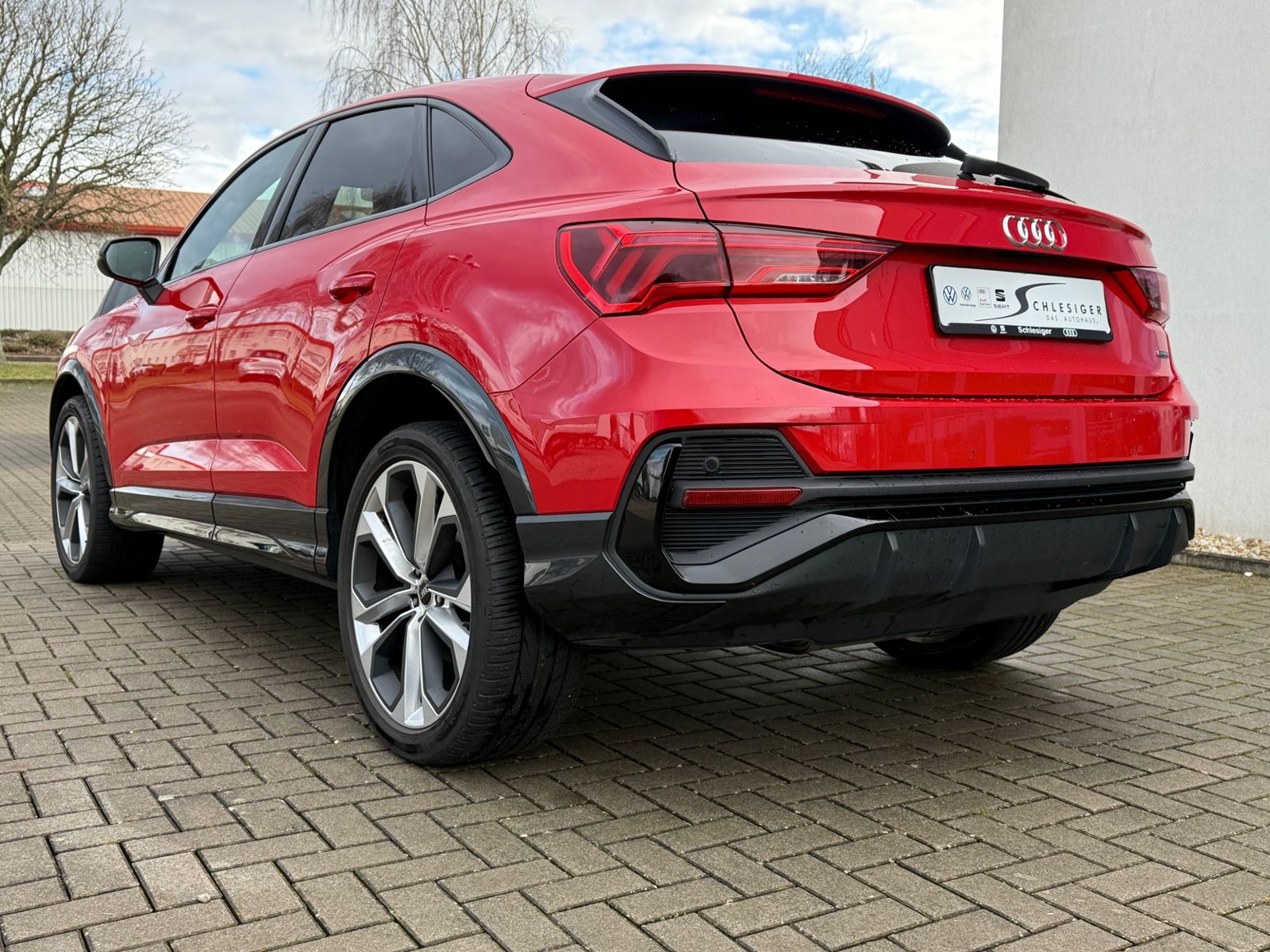 Audi Q3 Sportback quattro S line S - Samsaru's Car Outlet