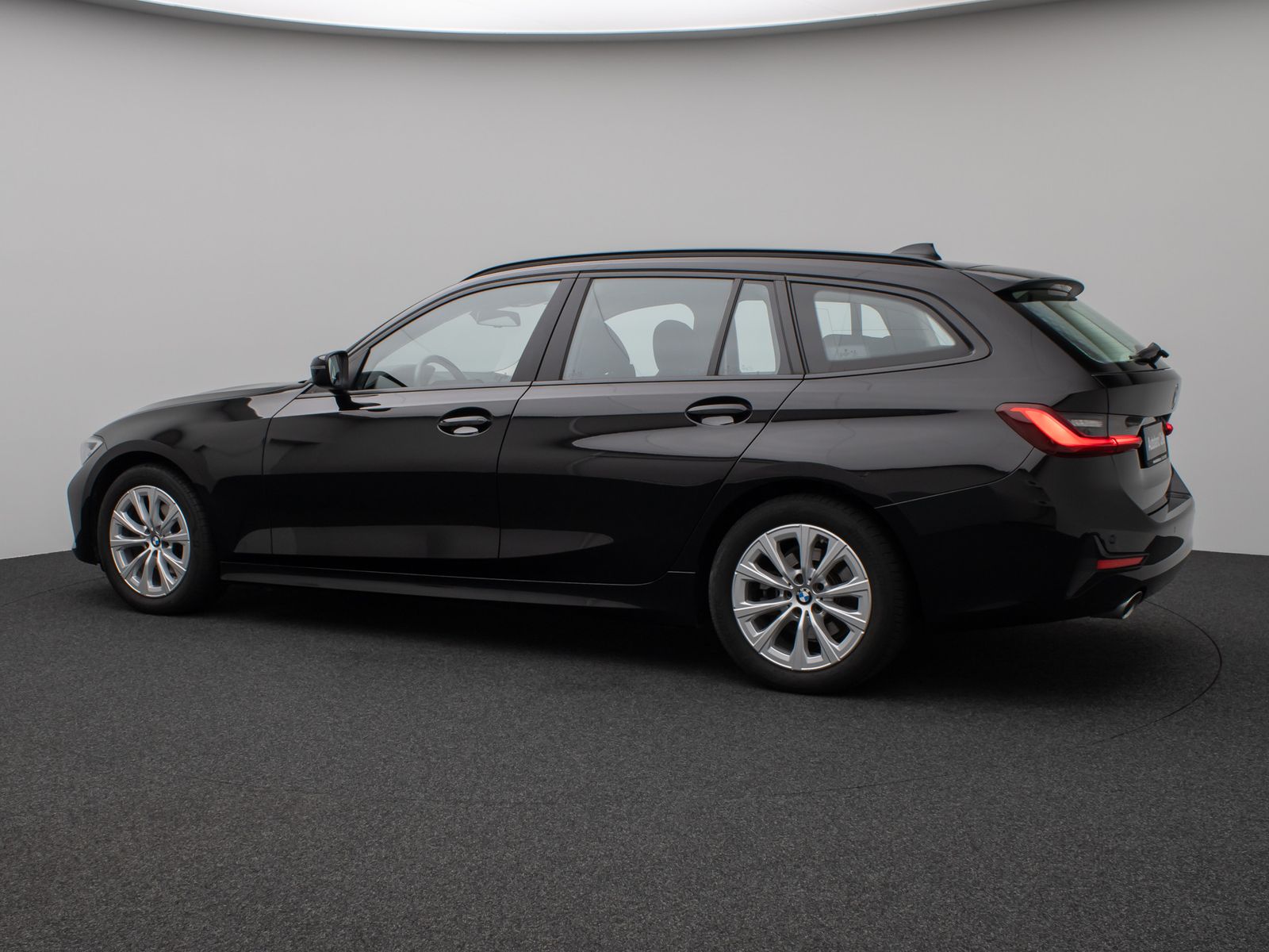 BMW 320d Sport - Samsaru's Car Outlet