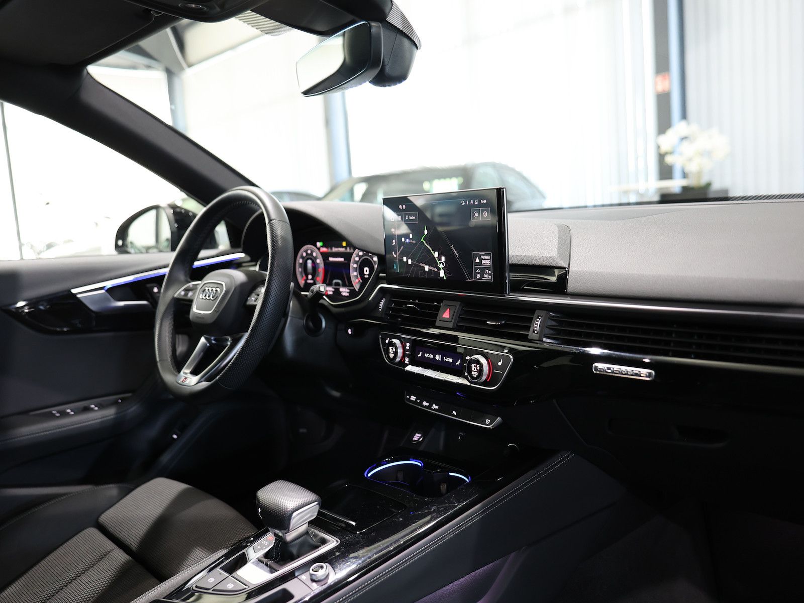 Audi A4 Avant 45 TFSI Q COMPETITION S-LINE BLACK