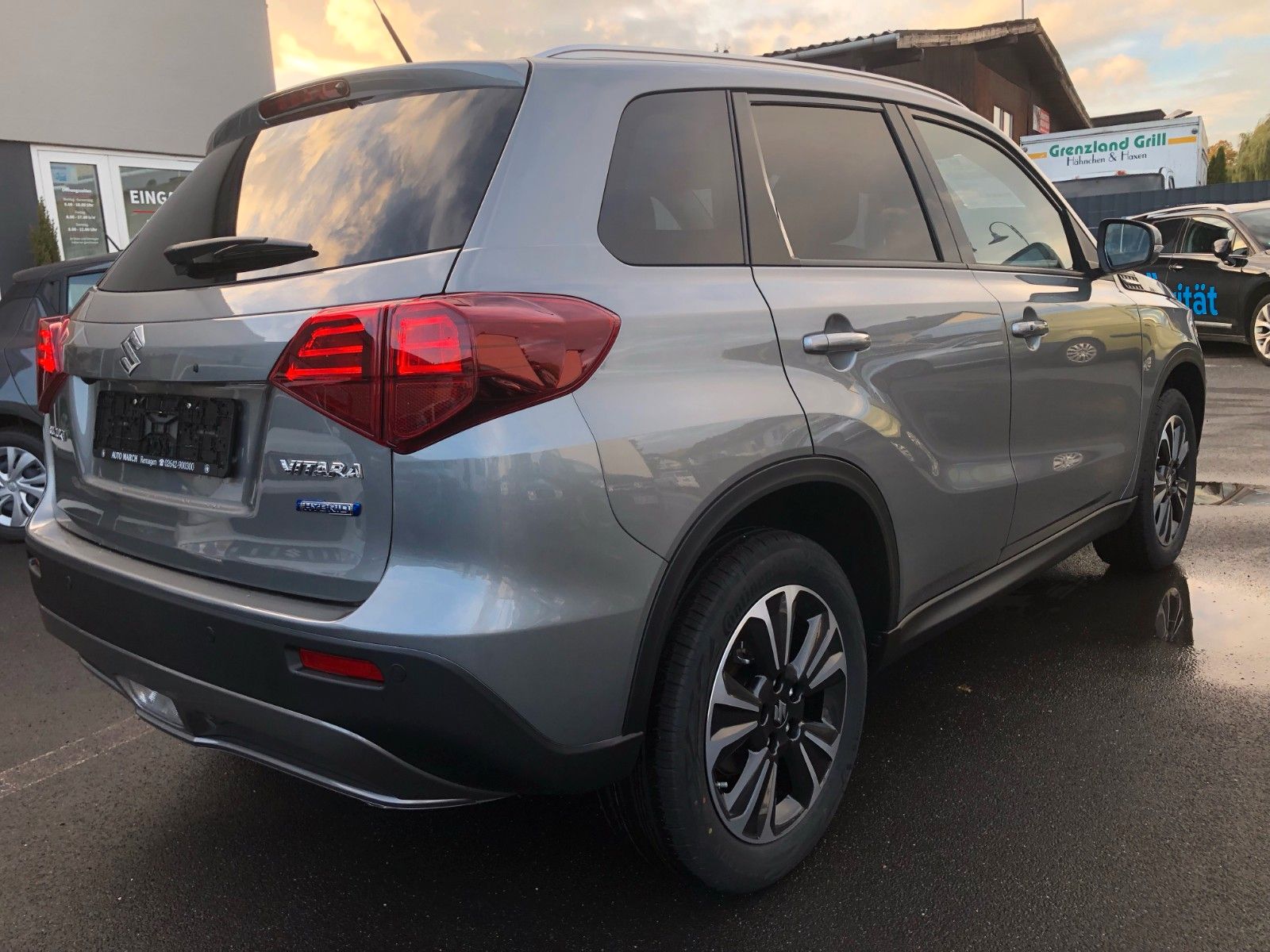 Suzuki Vitara 1.4 BOOSTERJET Hybrid Comfort+ - Samsaru's Car Outlet