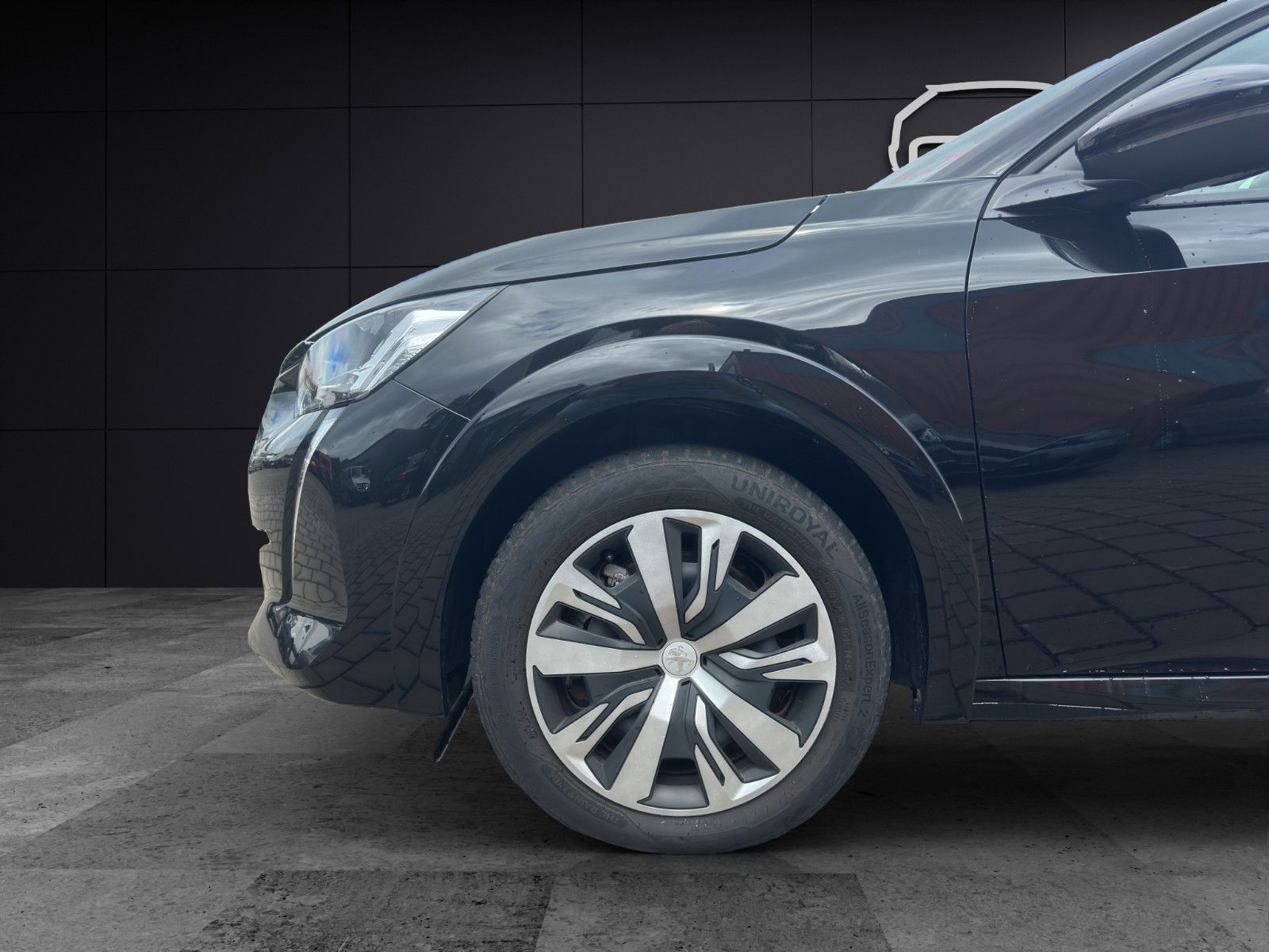 Peugeot 208 eActive - Samsaru's Car Outlet