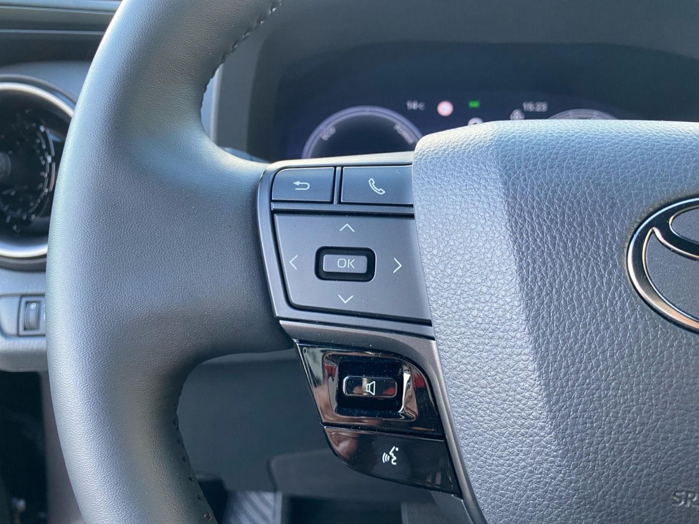 Toyota C-HR 1.8 Hybrid Team D *LED*el Heck*ACC*CAM*SHZ*