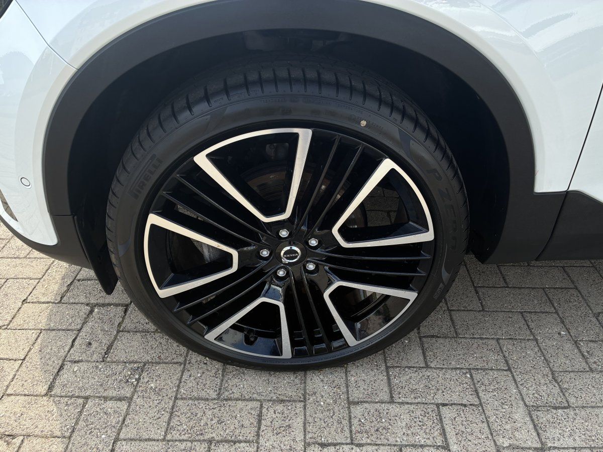 Volvo XC40 B4 Ultra Dark Memory inkl. Winterräder