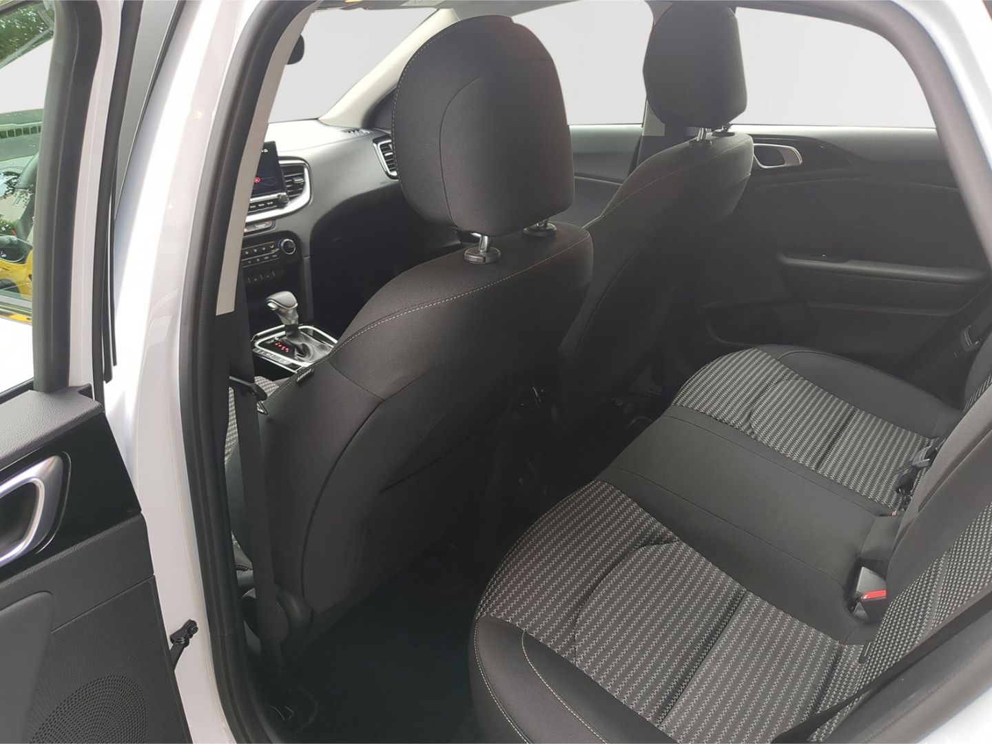 Kia Ceed 1.5 T-GDI Vision - Samsaru's Car Outlet