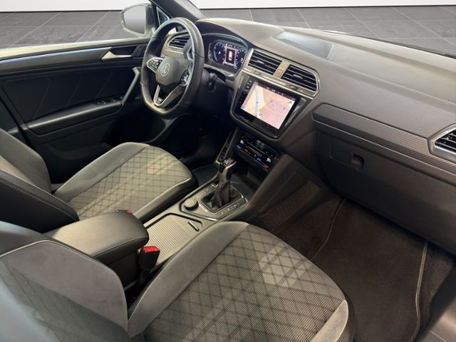 Volkswagen Tiguan 2.0TSI 4M R-Line Matrix/AHK/Pano/HK/20"