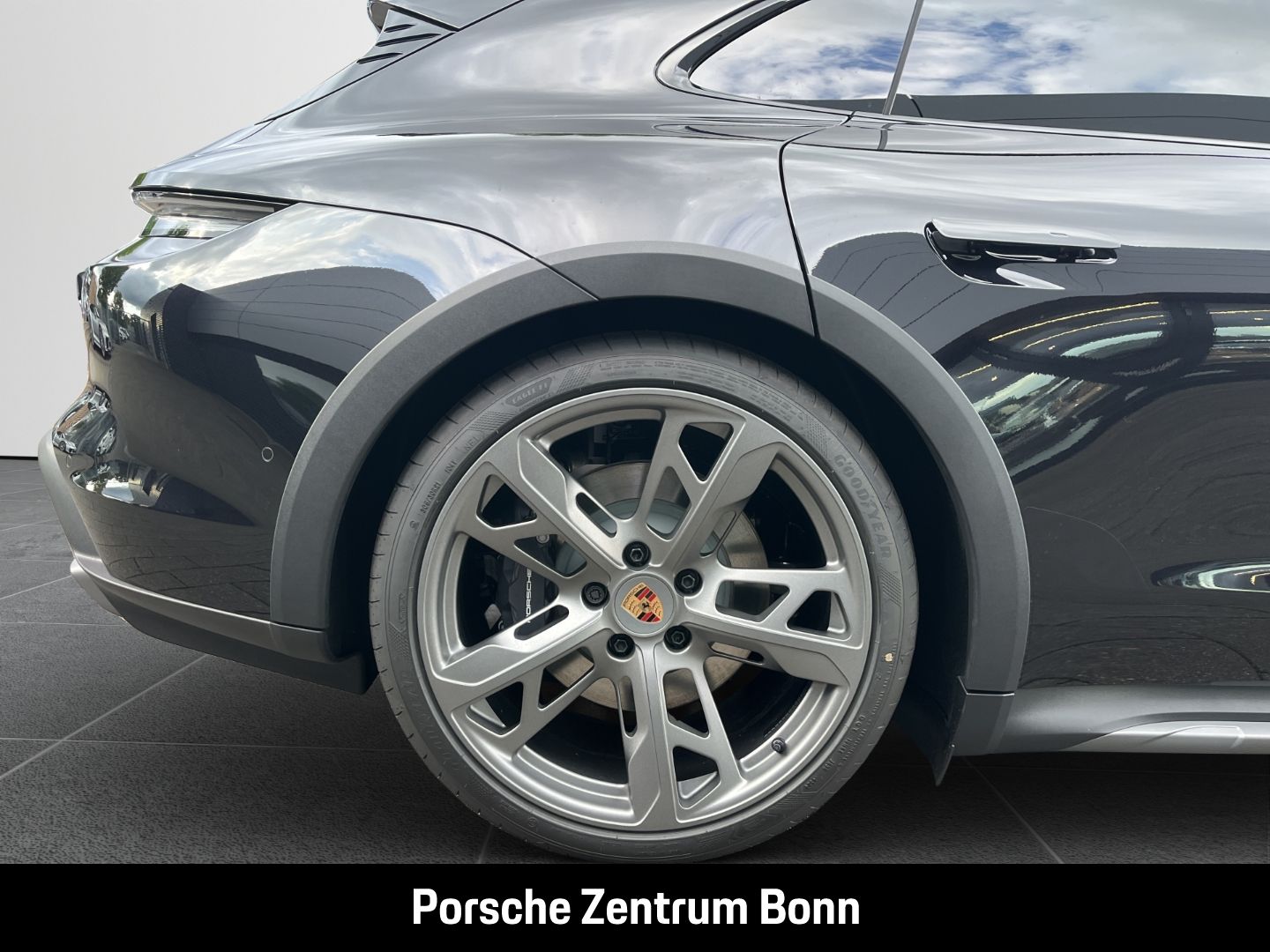 Porsche Taycan 4 Cross Turismo Surround-View LED-Matrix