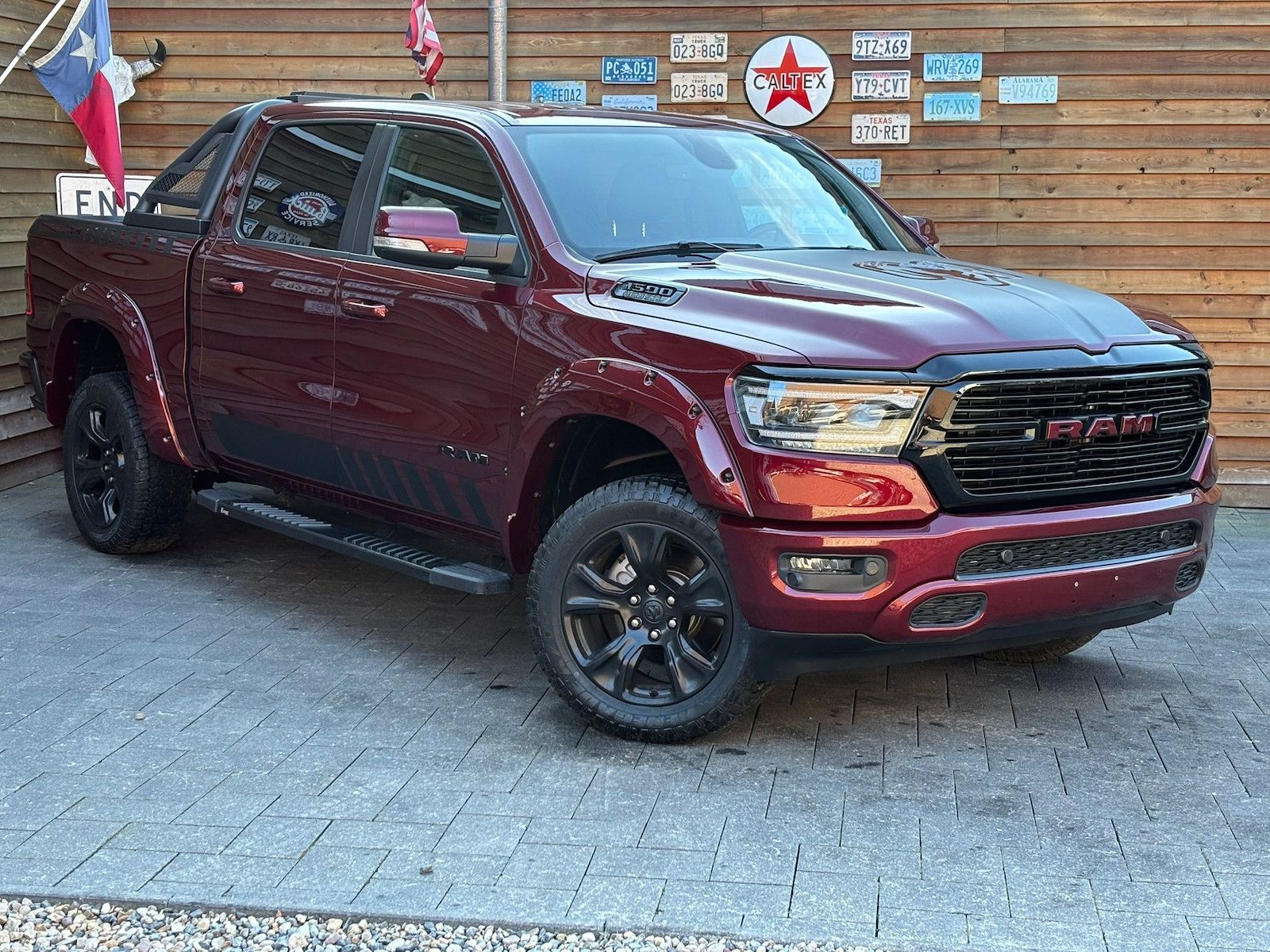 Dodge RAM 1500 5,7L BigHorn Crew Cab LED AHK 4x4 LPG