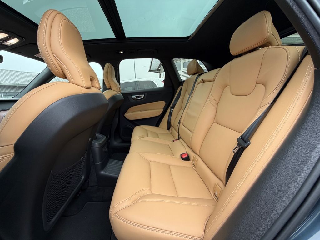 Volvo XC60 Ultimate Dark Recharge Plug-In Hybrid T8 AW