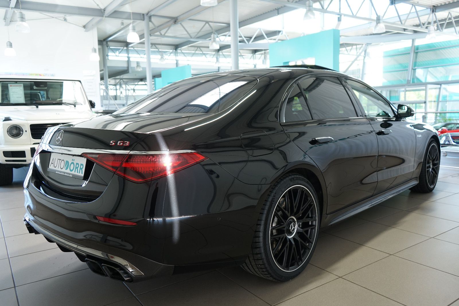 Mercedes-Benz S 63 AMG E-Performance 4M+ L Massage+TV+Panorama
