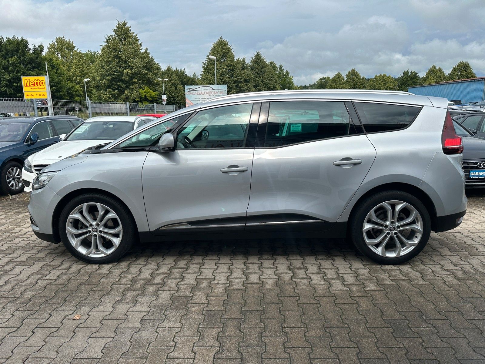 Renault Grand Scenic 160 EDC - Samsaru's Car Outlet