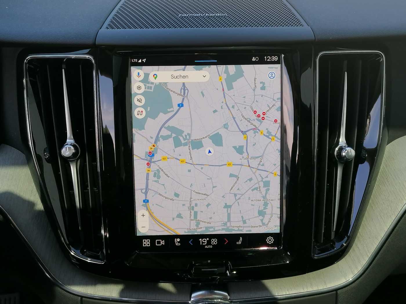 Volvo XC60 B5 B AWD Plus Dark AHK,Pano uvm.