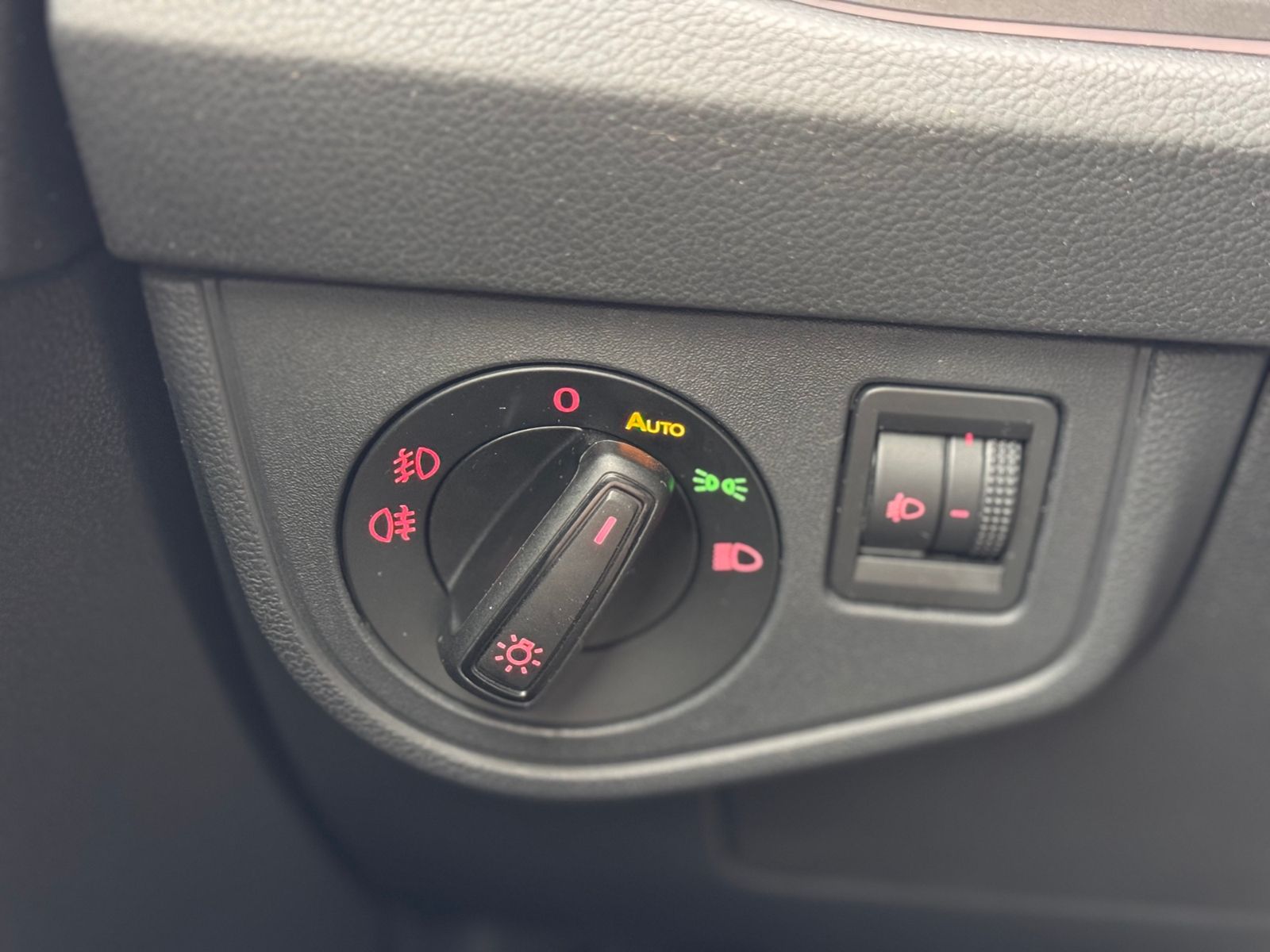 Volkswagen Polo Active DSG - Samsaru's Car Outlet