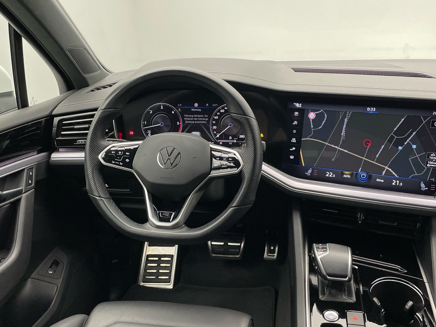 Volkswagen Touareg R-Line 3.0TDI V6 4Motion - Samsaru's Car Outlet
