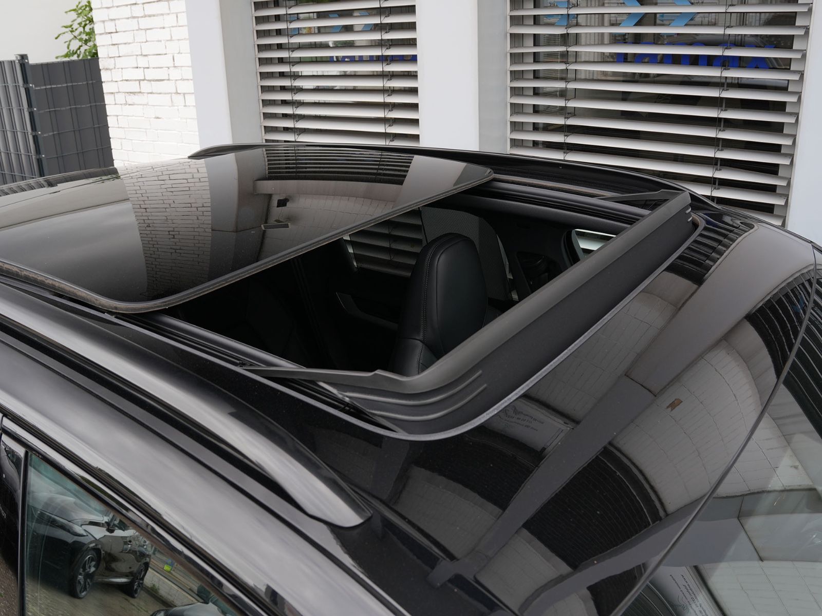 Porsche E-Hybrid MY24-INNODRIVE-ACC-LUFTF.-PANO-BOSE-RS