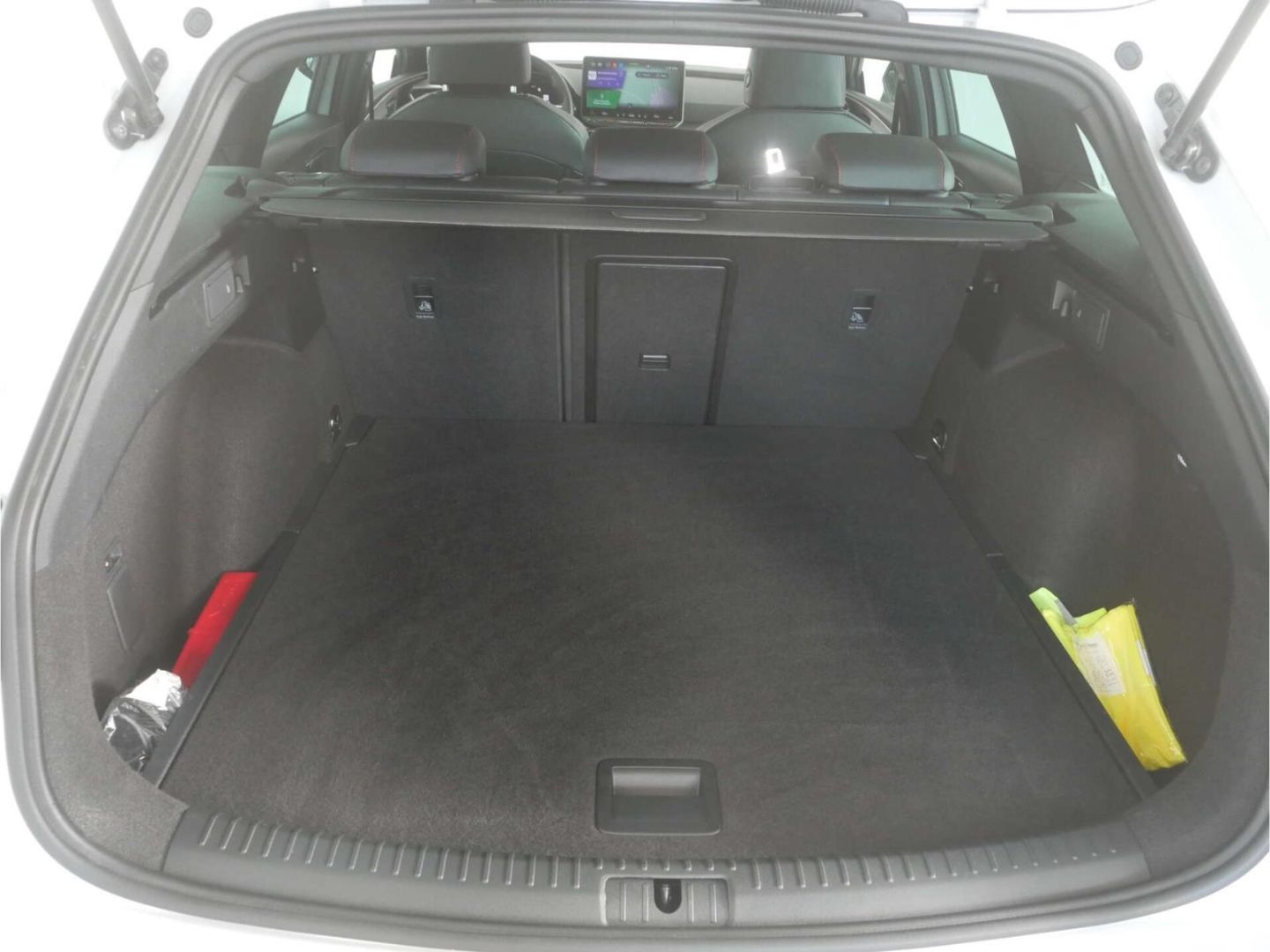Seat Leon Sportstourer 2.0 TDI DSG FR AHK/NAV/RFK/ACC
