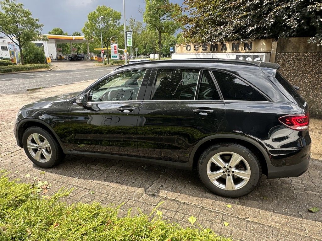 Mercedes-Benz GLC 300 e 4Matic - Samsaru's Car Outlet