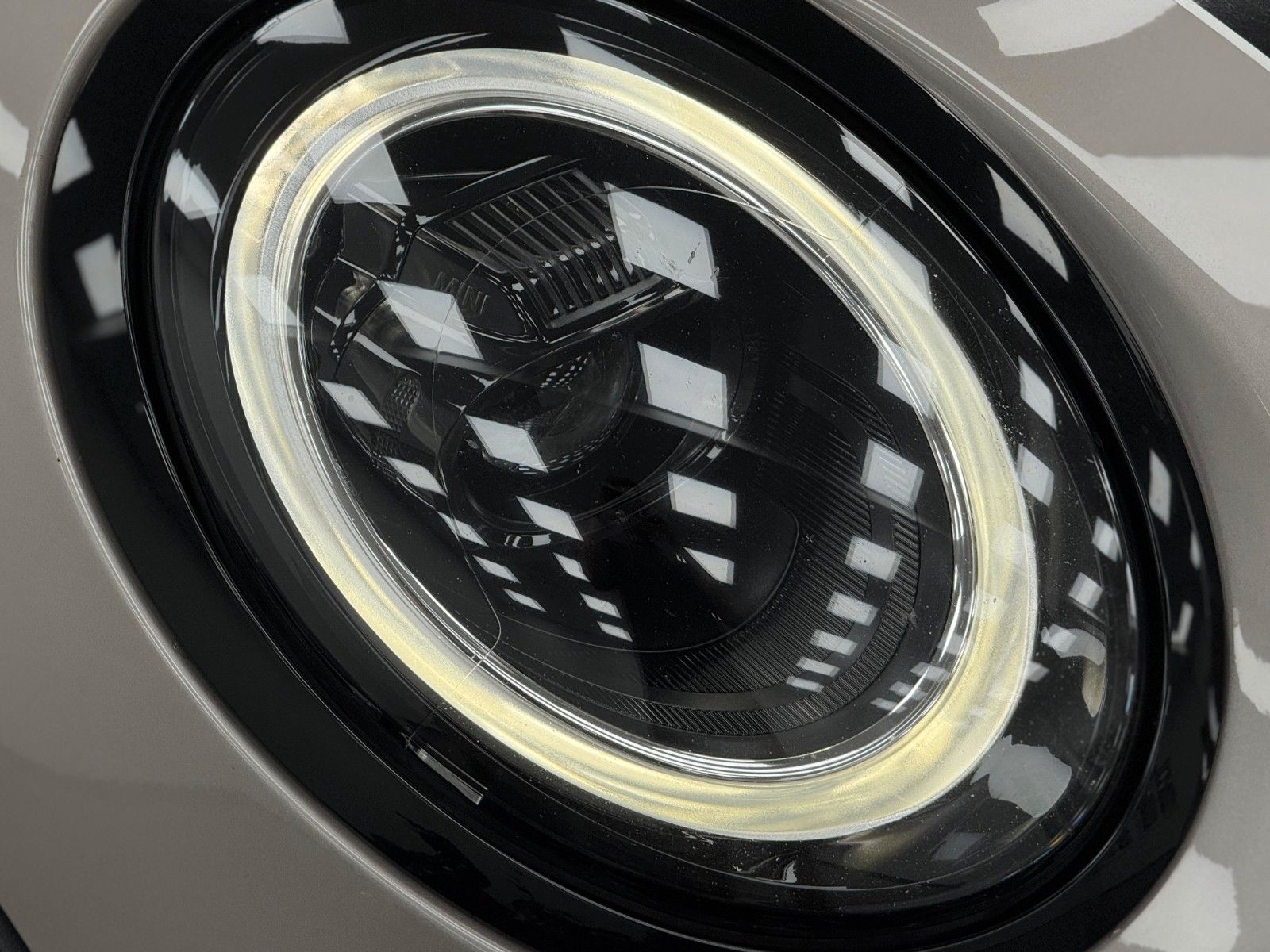 MINI Cabrio Cooper - Samsaru's Car Outlet