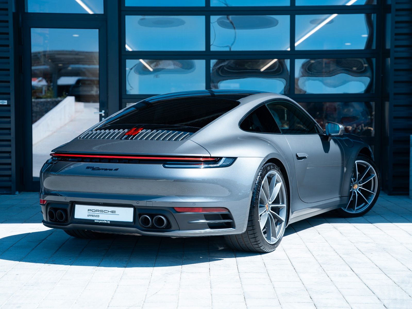 Porsche 911 Carrera 4 - Samsaru's Car Outlet
