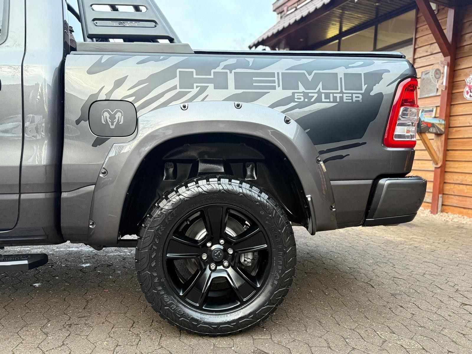 Dodge V8*4X4*AHK*NAVI*ROLLBAR*OFFROAD*LIFT*LED*SPORT*