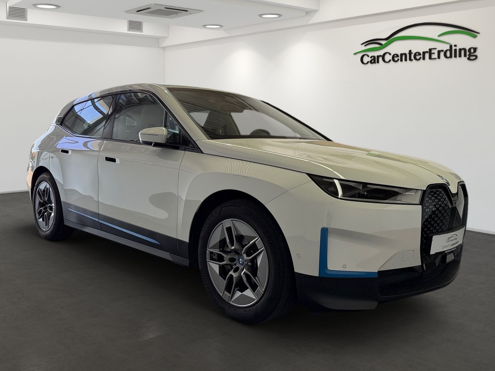 BMW iX40xDrive*LED*ACC*360*H&K*Leder*Atelier oyster*