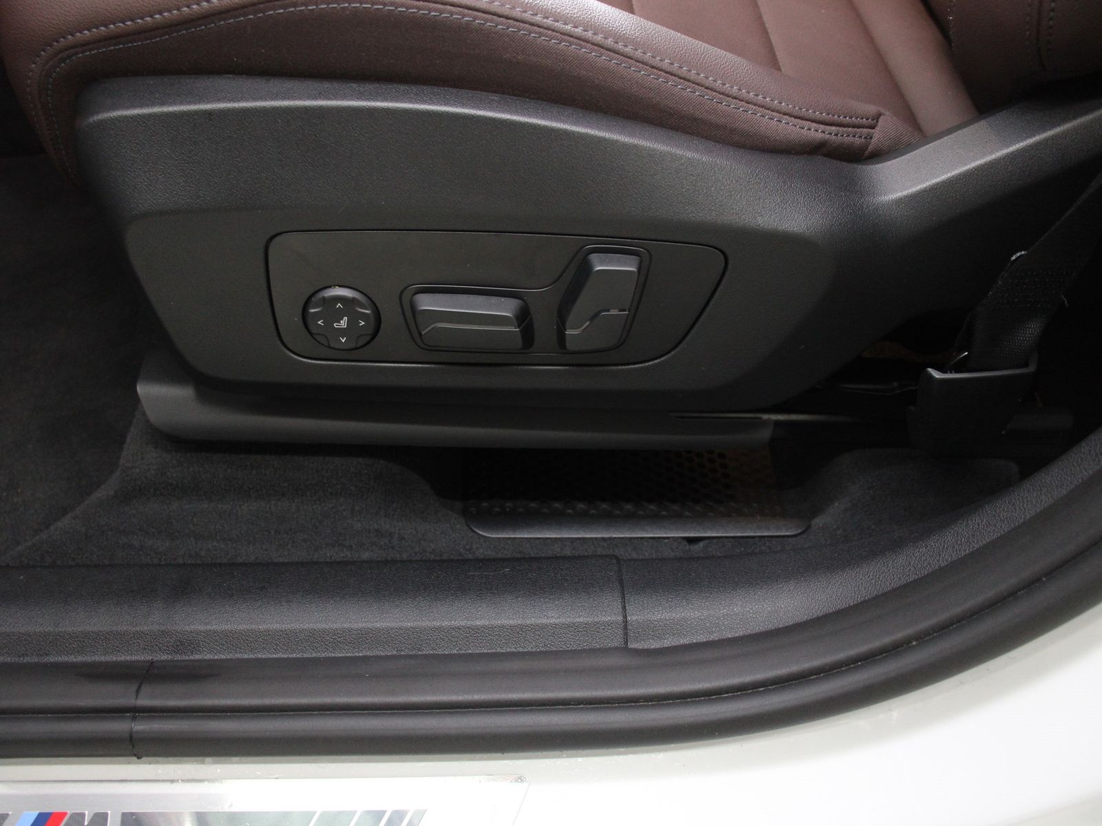 BMW X1 xDrive20d M Sportpaket - Samsaru's Car Outlet