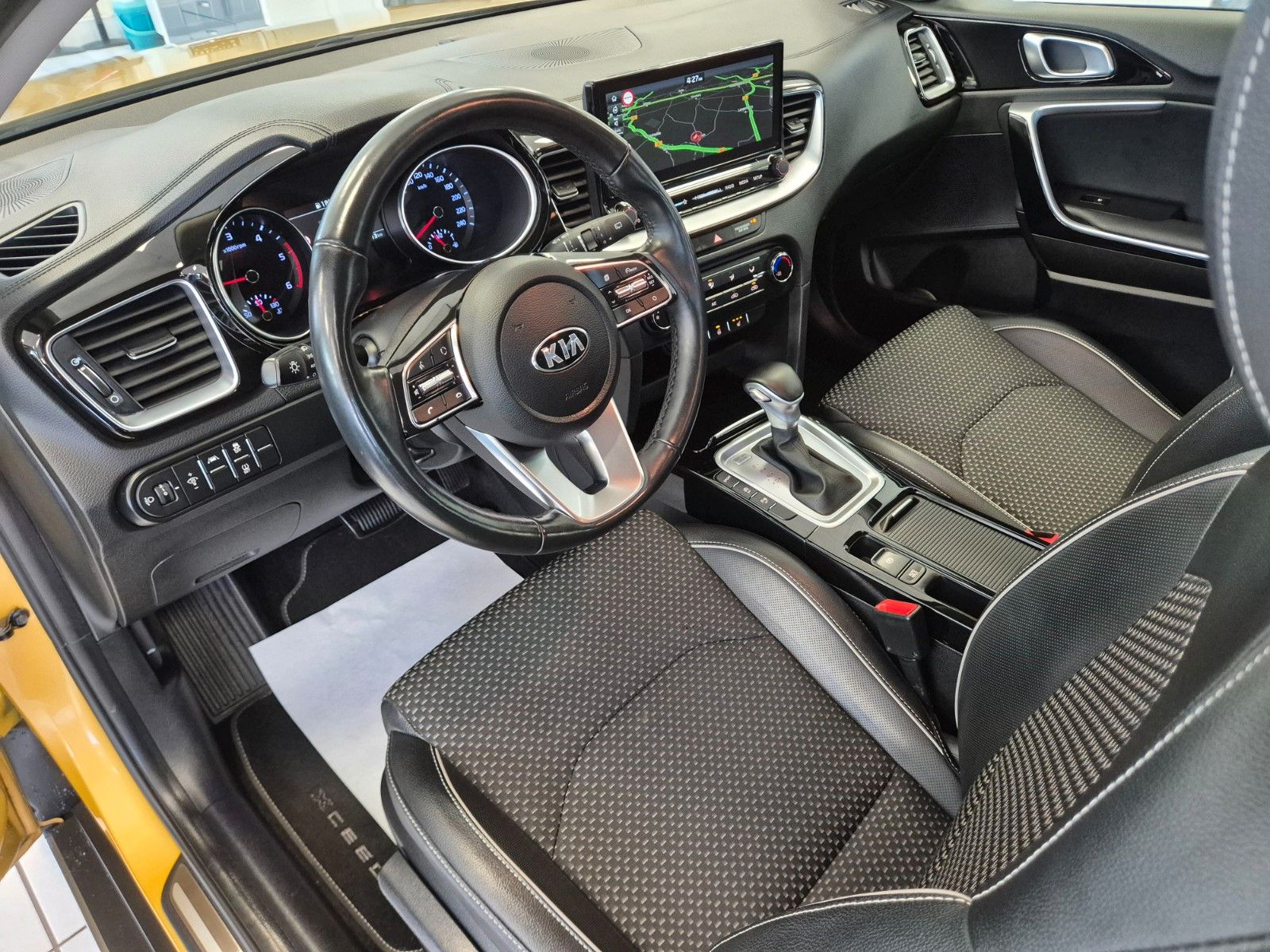 Kia XCeed 1.6 CRDI Spirit Sport - Samsaru's Car Outlet